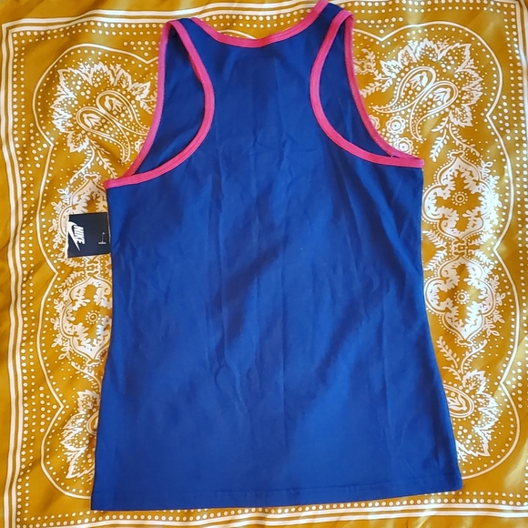 Nike Tank - Picture 2 of 3